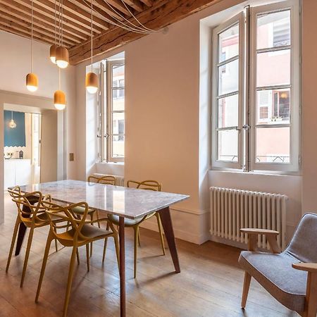 Spacious Apartment Rated 4 Stars In The Heart Of The Old Town Анси Екстериор снимка