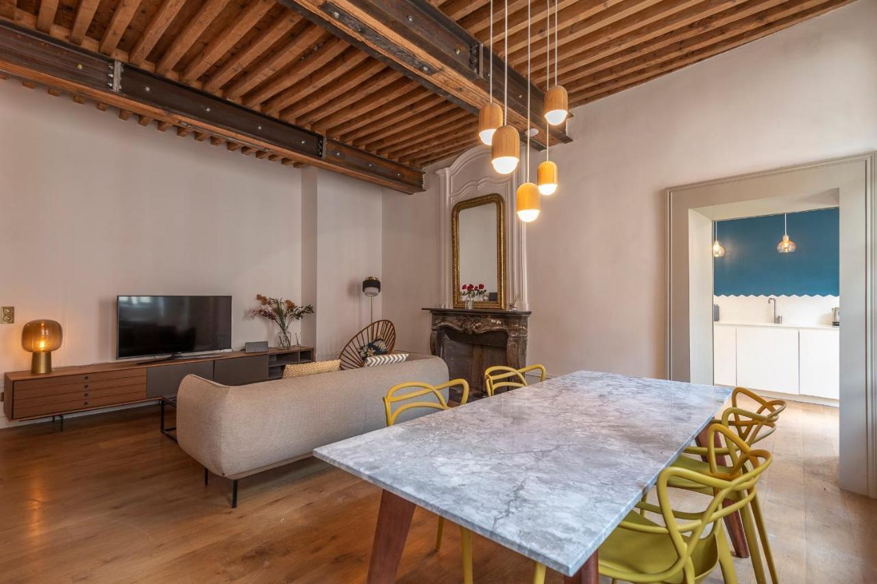 Spacious Apartment Rated 4 Stars In The Heart Of The Old Town Анси Екстериор снимка