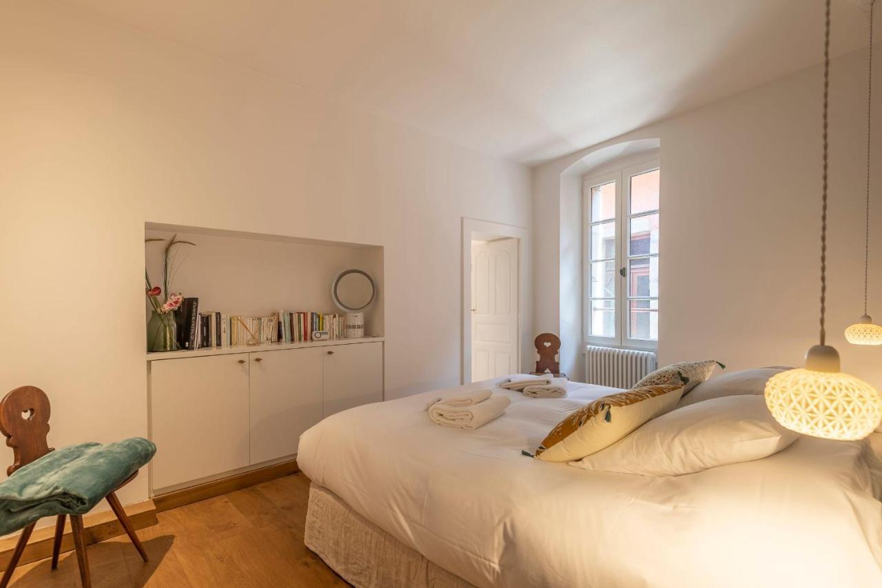 Spacious Apartment Rated 4 Stars In The Heart Of The Old Town Анси Екстериор снимка